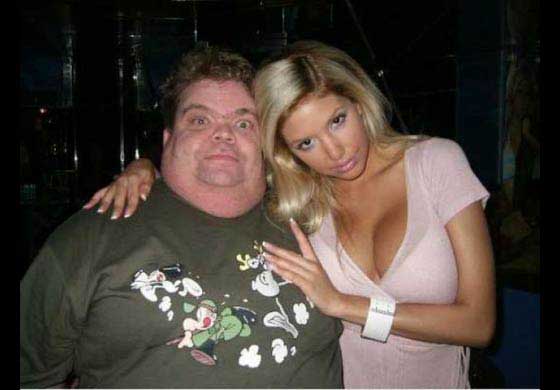 Amor ou interesse? Casais aparentemente diferentes